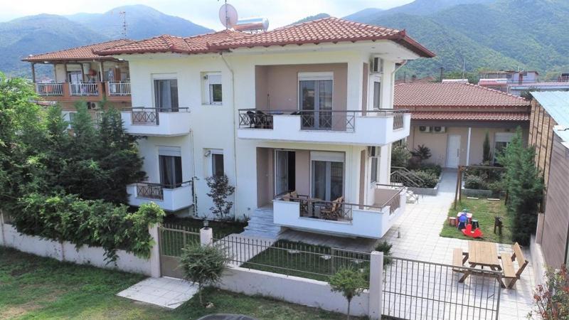 סטאברוס Soso Studios & Apartments מראה חיצוני תמונה
